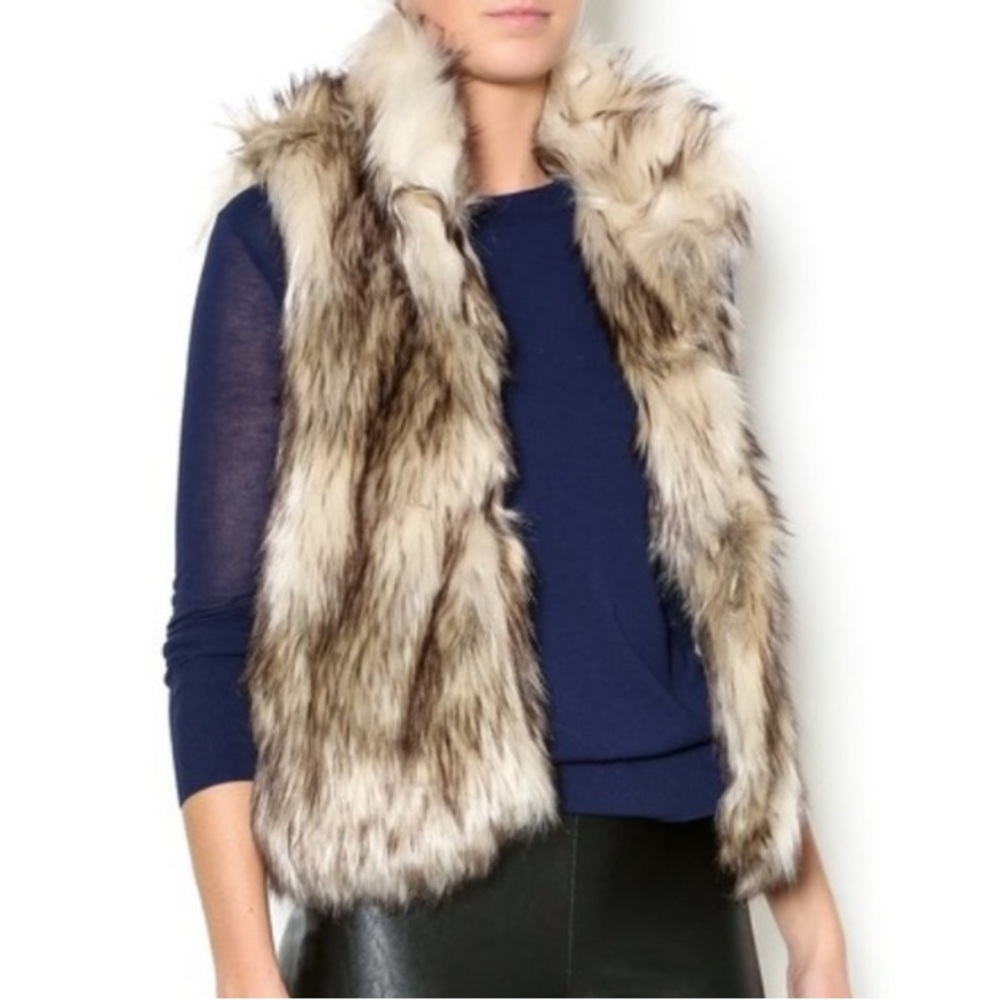 Beautiful Faux Fur Vest (Ci Sono by Cavalini) - Picture 4 of 15